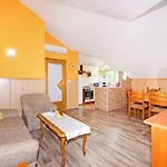 In 6683 * Makarska